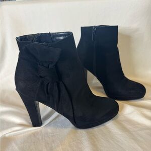 Impo Elegant Black Heeled Boots with Bow